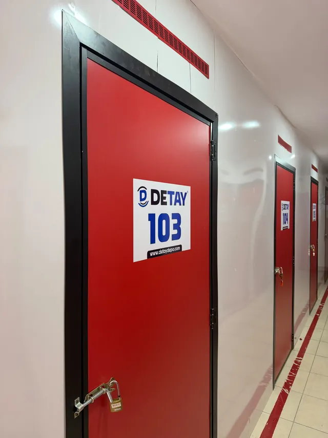 Detay Depo tesisindeki 103 numaralı kilitli bölme kapısı